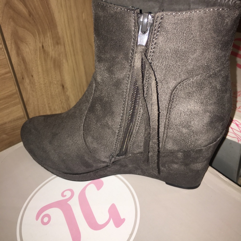 Wedges booties